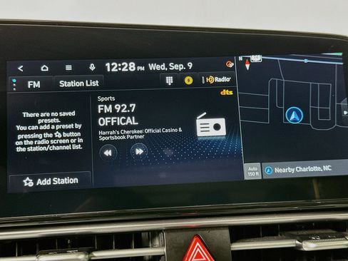 Used 2025 Hyundai Elantra Limited FWD image 21