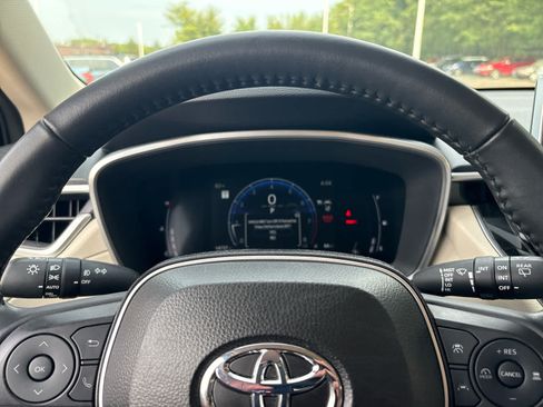 Used 2024 Toyota Corolla Cross XLE AWD/4WD image 10