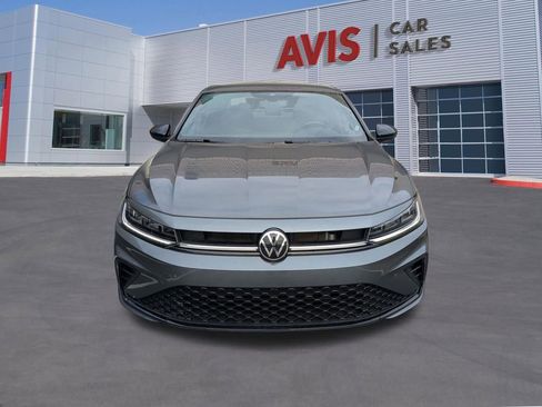 Used 2025 Volkswagen Jetta Sport FWD image 2