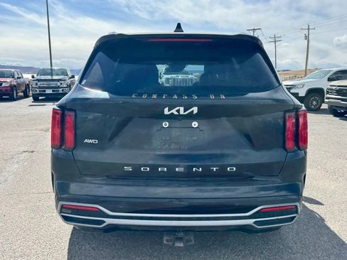 Used 2022 Kia Sorento SX image 4
