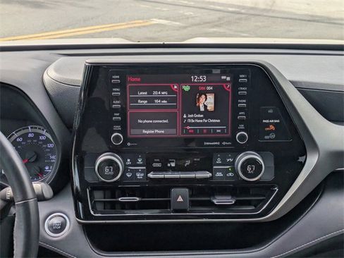 Used 2021 Toyota Highlander LE image 23