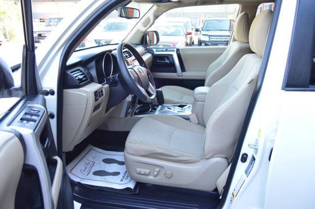 Used 2011 Toyota 4Runner SR5 AWD/4WD image 46