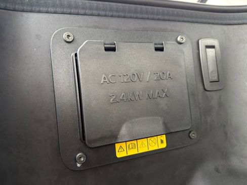 Used 2025 Ford F150 Lightning Platinum AWD/4WD image 15