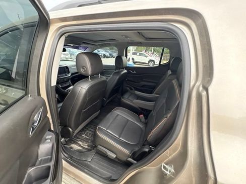 Used 2022 GMC Acadia AT4 w/ Preferred Package AWD/4WD image 9