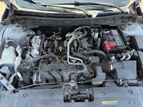 Used 2024 Nissan Altima 2.5 SV FWD image 39