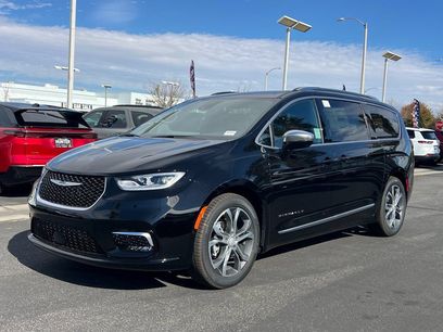 New 2026 Chrysler Pacifica Pinnacle