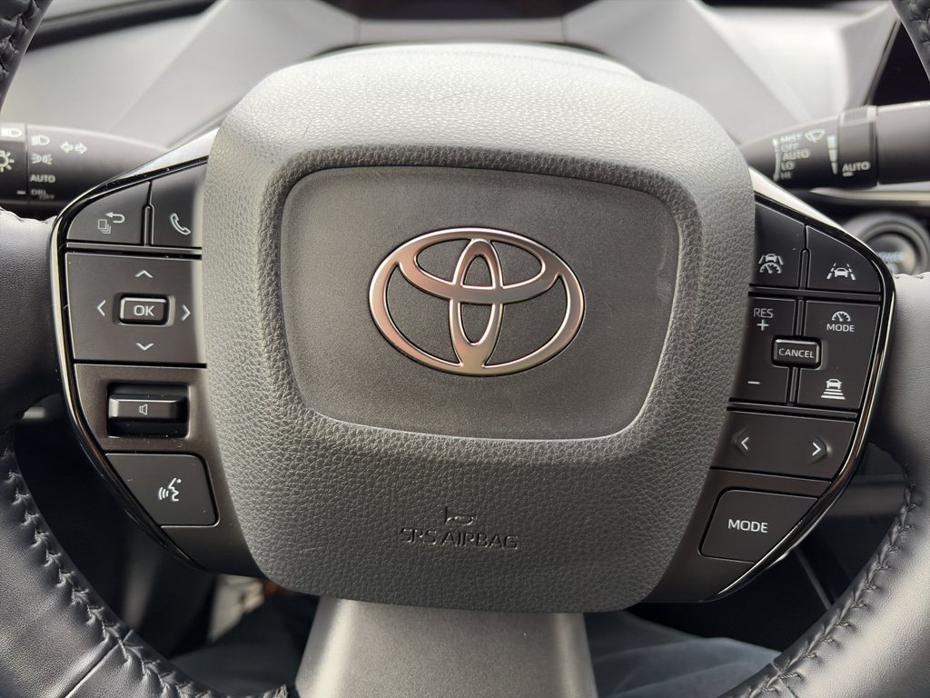 Used 2024 Toyota Prius XLE FWD image 12
