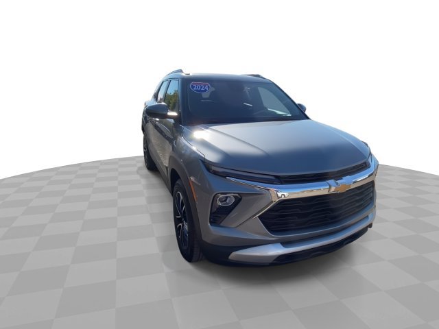 Used 2024 Chevrolet TrailBlazer LT w/ LT Cold Weather Package FWD image 4
