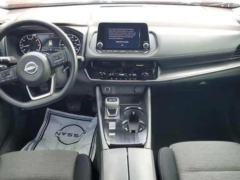 Used 2022 Nissan Rogue SV image 15