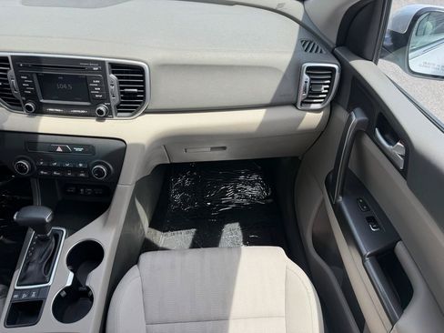 Used 2019 Kia Sportage LX AWD/4WD image 23