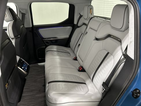 Used 2024 Rivian R1T Adventure AWD/4WD image 21