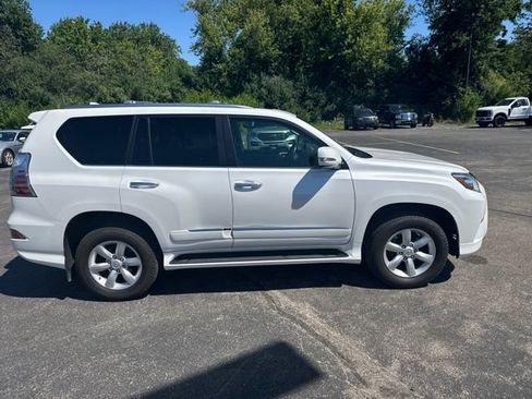 Used 2017 Lexus GX 460 AWD/4WD image 9
