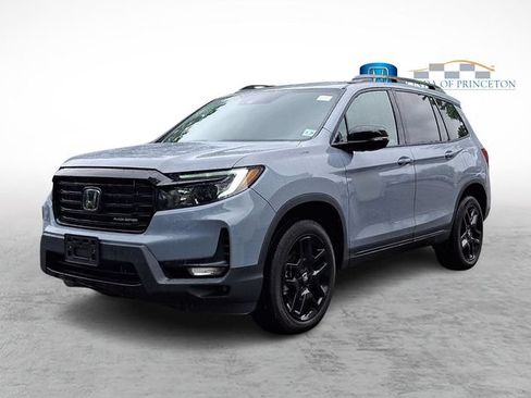 Certified 2024 Honda Passport Black Edition image 3