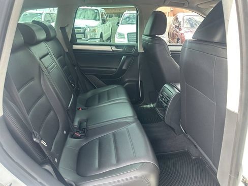 Used 2013 Volkswagen Touareg Sport AWD/4WD image 13