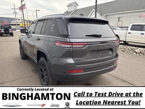 New 2025 Jeep Grand Cherokee 4WD image 4