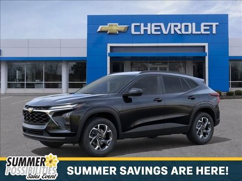 New 2026 Chevrolet Trax LT w/ Driver Confidence Package FWD image 2