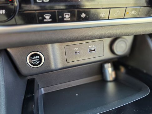 Used 2023 Nissan Rogue SV FWD image 31