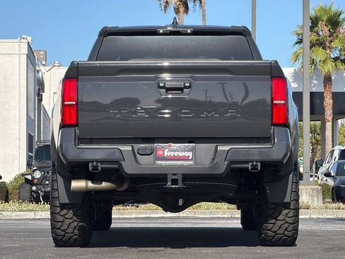 Used 2024 Toyota Tacoma TRD Sport RWD image 6