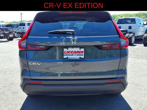 Used 2025 Honda CR-V EX image 5