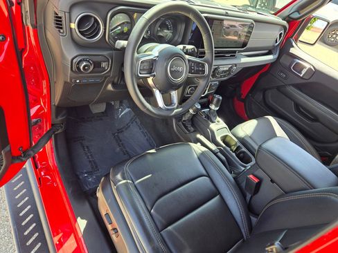 Used 2024 Jeep Wrangler Unlimited Sahara w/ Safety Group AWD/4WD image 15