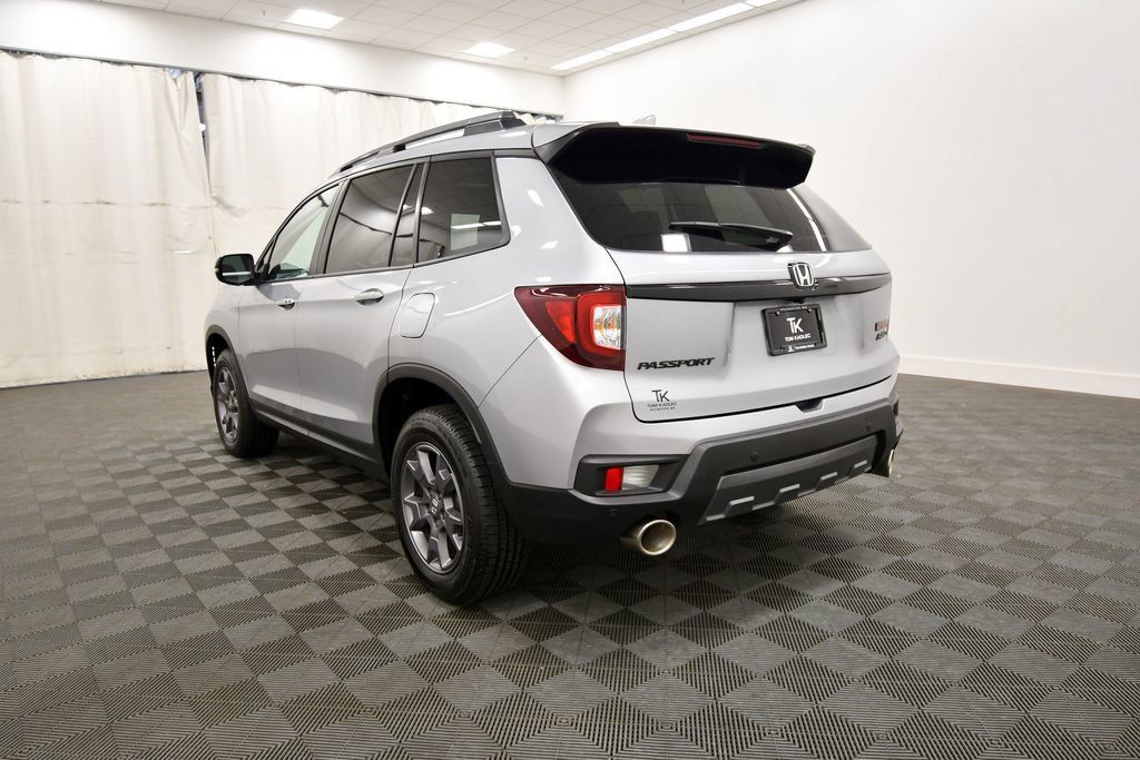 Certified 2024 Honda Passport TrailSport image 5