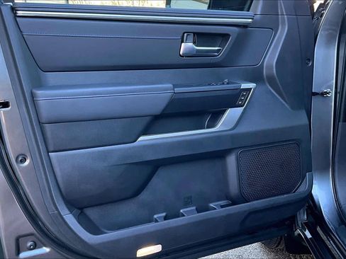 Certified 2025 Toyota Sequoia Platinum image 20