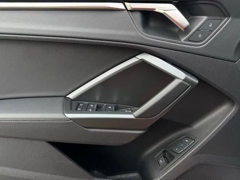Certified 2025 Audi Q3 2.0T Premium image 11