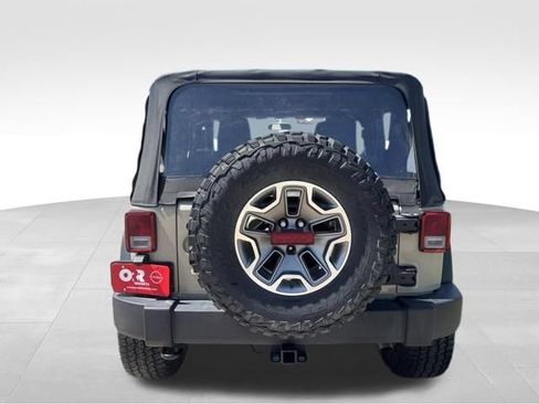 Used 2018 Jeep Wrangler Sport w/ Connectivity Group AWD/4WD image 9