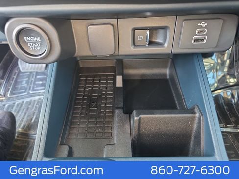 Certified 2025 Ford Maverick Lariat w/ Black Appearance Package image 43