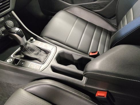 Used 2022 Volkswagen Jetta SE image 26