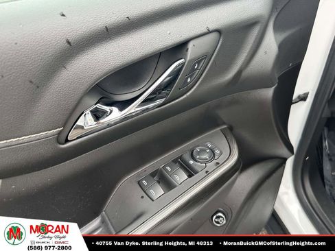 Certified 2023 GMC Acadia SLT FWD image 17