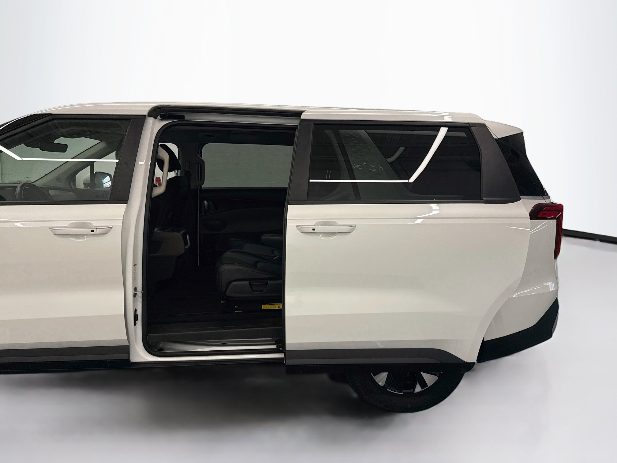 Used 2026 Kia Carnival LXS FWD image 27
