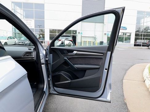 Used 2018 Audi SQ5 Prestige w/ Prestige Package image 46