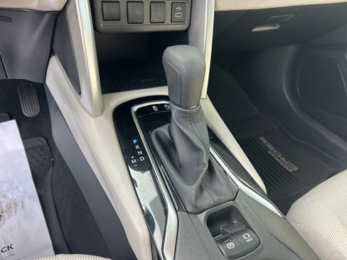 Used 2024 Toyota Corolla Cross L image 10