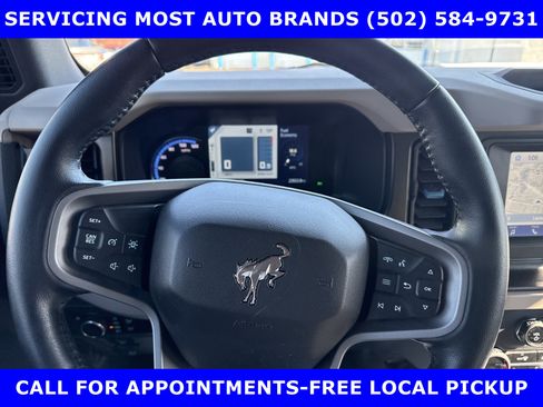 Used 2023 Ford Bronco Wildtrak image 17