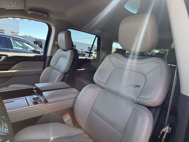 Certified 2022 Lincoln Navigator 4WD image 10