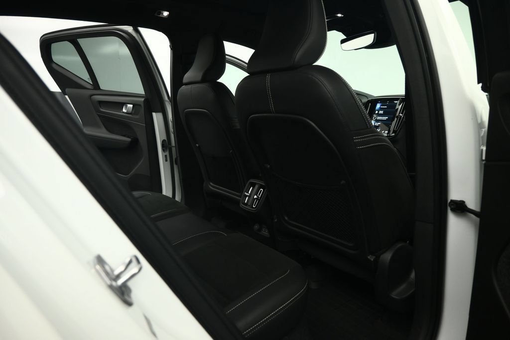 Used 2022 Volvo XC40 T5 R-Design AWD/4WD image 61