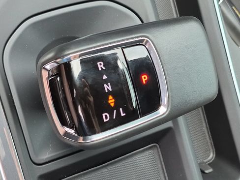 Used 2025 Chevrolet Silverado 1500 High Country AWD/4WD image 25