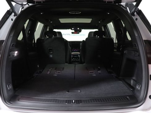 New 2025 Jeep Grand Cherokee L Limited w/ Black Appearance Package image 9