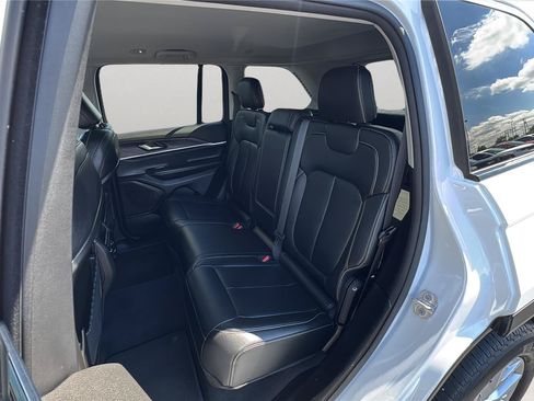 Certified 2023 Jeep Grand Cherokee Limited AWD/4WD image 19