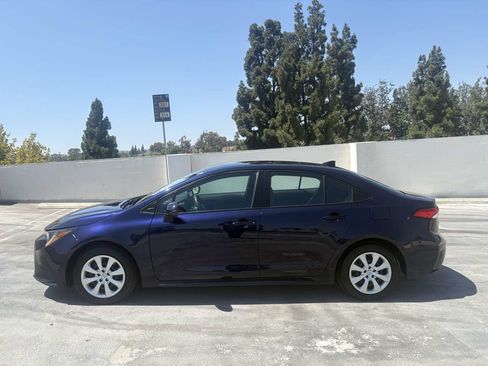 Used 2025 Toyota Corolla LE FWD image 10