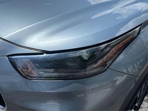 Used 2021 Toyota Highlander XLE AWD/4WD image 25