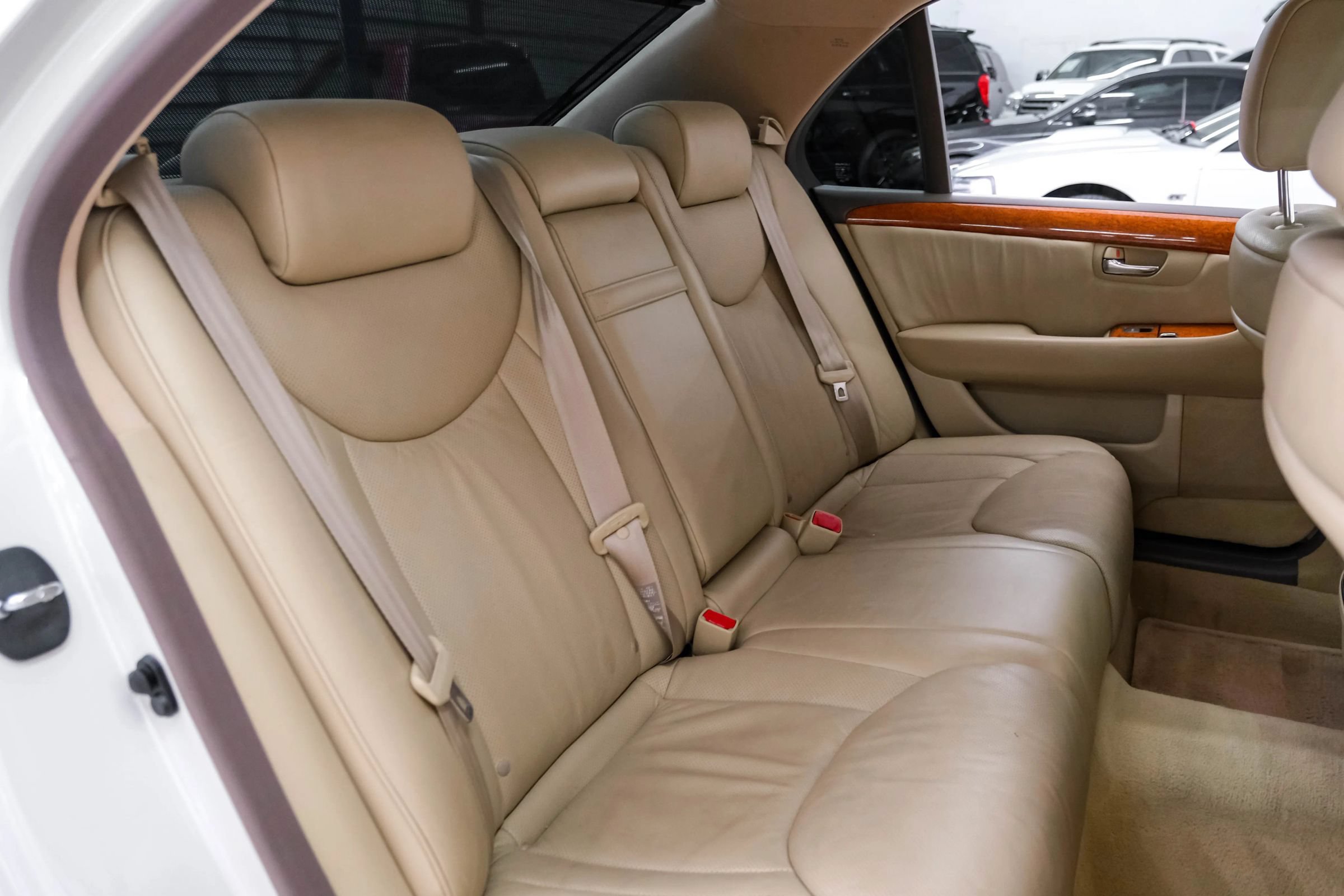 Used 2006 Lexus LS 430 w/ Modern Luxury Pkg RWD image 38