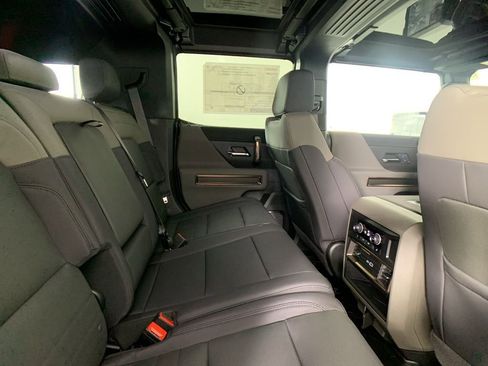 New 2025 GMC Hummer EV 3X image 28