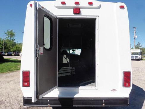 Used 2014 Ford E-350 and Econoline 350 Super Duty RWD image 30