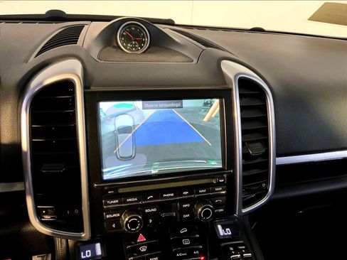 Used 2014 Porsche Cayenne Platinum Edition AWD/4WD image 31