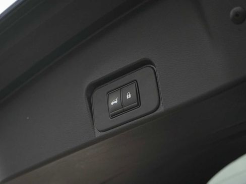 Used 2023 Nissan Rogue SL w/ SL Premium Package image 26