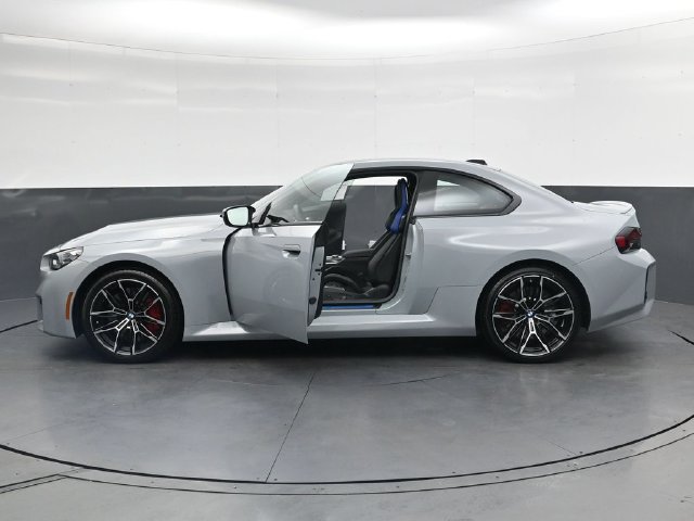 Used 2026 BMW M2 w/ Carbon Package RWD image 46