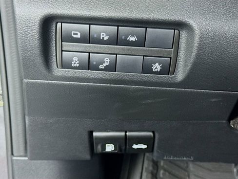 Used 2024 Nissan Kicks S image 10