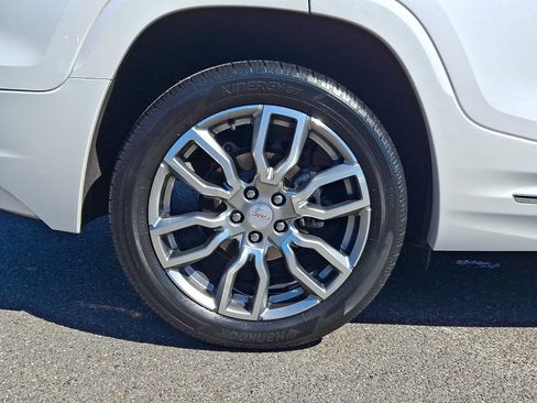 Used 2022 GMC Terrain Denali w/ Denali Premium Package AWD/4WD image 8